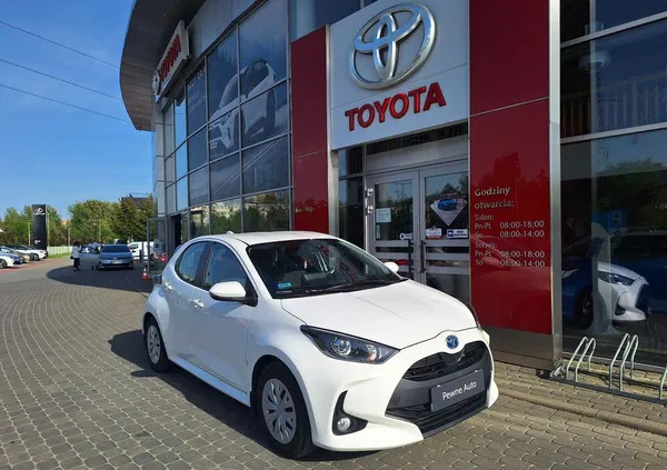 warmińsko-mazurskie Toyota Yaris cena 82900 przebieg: 22725, rok produkcji 2022 z Podkowa Leśna